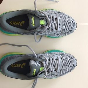 ASICS FluidRide running shoes